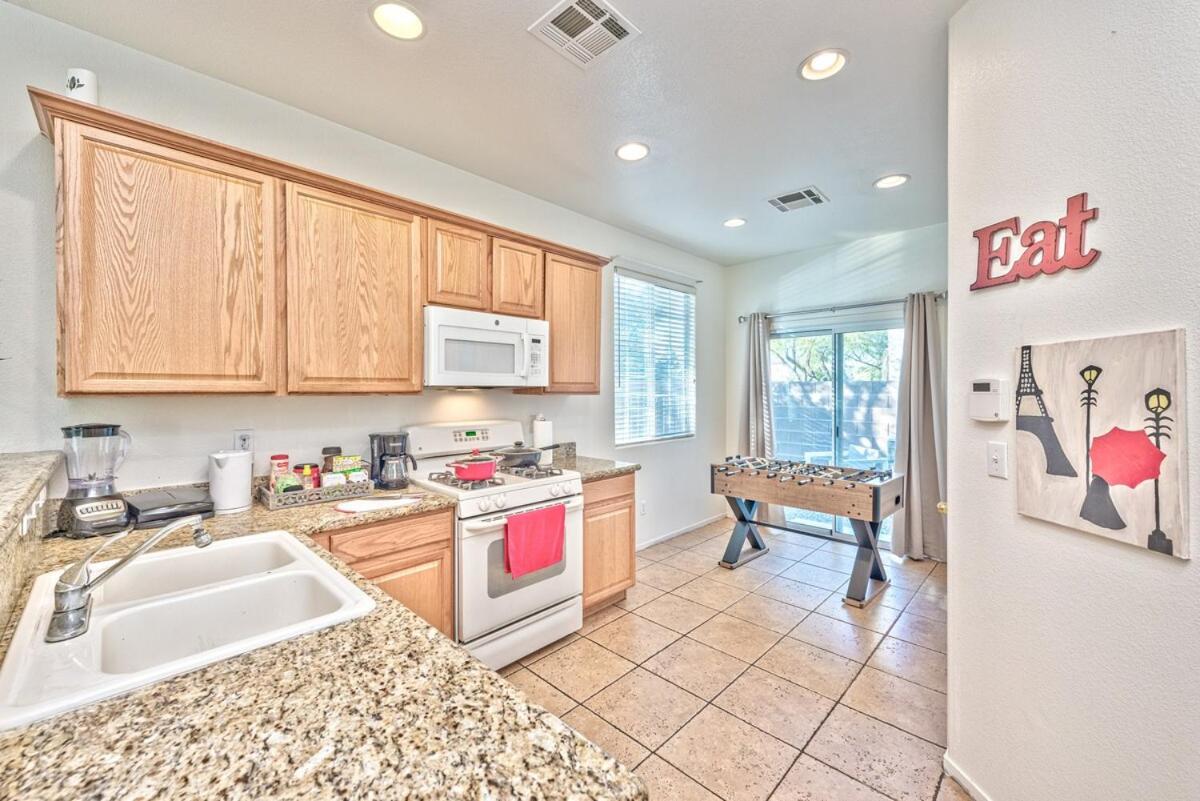 Rose Modern 3bd, W Everything Need Ferienhaus